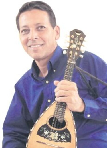 La pasión por tocar la mandolina