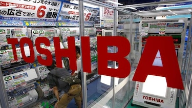 Toshiba, con pérdidas récord, suprimirá miles de empleos