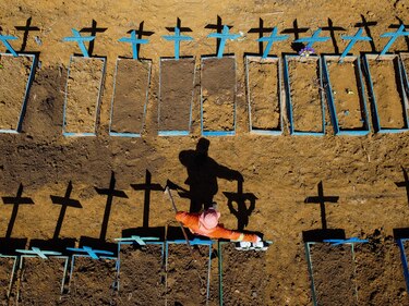 Brasil supera los 130 mil muertos por coronavirus