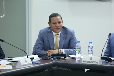 Procurador confirma investigación a Héctor Brands; fiscalía realiza diligencias y no descarta incluir a Katleen Levy