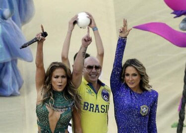 J. Lo y Pitbull ponen la fiesta en la inauguración