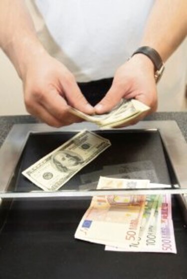 Bancos suizos evalúan programa de amnistía
