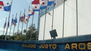 Contraloría entrega resultados de auditoría a planillas; Ábrego está en China