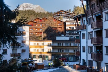 Gobierno panameño se solidariza con Suiza tras incendio mortal en un bar en los Alpes