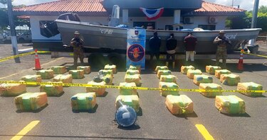 Operativo en Punta Mala deja 1,027 paquetes de droga decomisados y tres detenidos