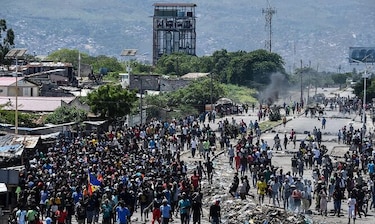 Haití paralizado por violentas protestas contra el presidente Moise