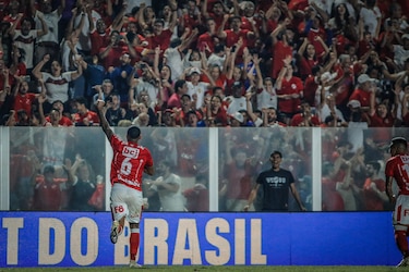 Eric Davis marca de tiro libre en triunfo de Vilanova que sigue en carrera por ascender al Brasileirao