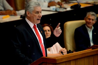 Un ministro de Fidel Castro es el nuevo jefe de Gobierno de Cuba