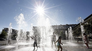 España se abrasa en una ola de calor y alerta de incendios forestales