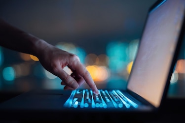 Sitios web de todo el mundo quedan desactivados tras detectarse una falla de seguridad crítica en internet