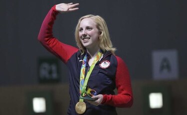 Estadounidense Virginia Thrasher gana el primer oro de Río-2016