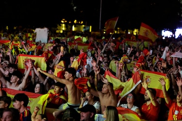 Madrid festeja casi toda la madrugada el triunfo de España en el Mundial