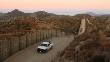 Cómo el miedo a la deportación aumentó la cantidad de dinero que los hondureños en Estados Unidos envían a su país