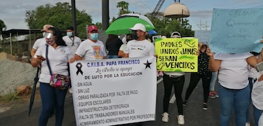 Comunidad educativa reclama servicios básicos para el colegio Papa Francisco en Herrera