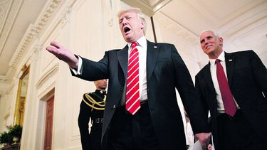 Trump sugirió negar colusión a funcionarios