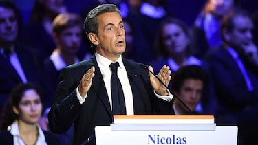 Sarkozy, blanco de críticas en el debate de las primarias de la derecha francesa