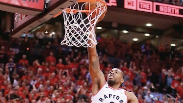 Raptors vencen a Bucks tras dos tiempos extras