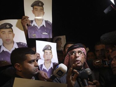 Jordania intenta salvar a su piloto de la amenaza del Estado Islámico