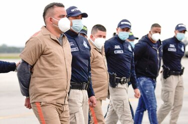 Colombia extradita a Estados Unidos a dos guerrilleros del ELN y un narco