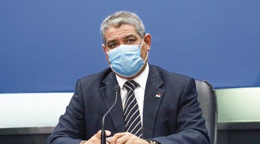 Salud dicta ahora políticas económicas y de seguridad