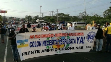 Ciudadanos marchan en Colón
