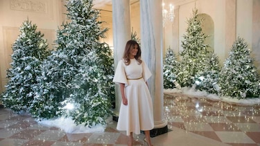 Melania Trump opta por una decoración navideña clásica