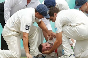 Muere árbitro de 'cricket' después de ser golpeado por una pelota en la cara