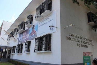 Aerolíneas objetan propuesta de elevar el descuento de jubilados en los pasajes aéreos