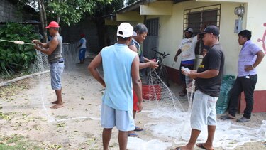 Pescadores se oponen a prohibición del uso de redes