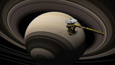 Sonda de la NASA Cassini se prepara para sumergirse en Saturno