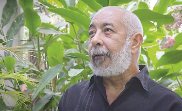 El hombre es ‘el coronavirus del mundo’, dice el novelista  Padura