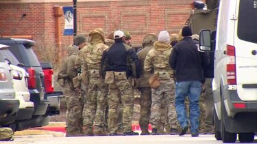 Policia británica detiene a dos adolescentes por ataque a sinagoga de Estados Unidos