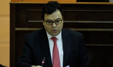 Nuevo defensor del pueblo de  Colombia a urgencias el día de su elección