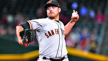Matt Moore llega a los Rangers mediante canje con Gigantes