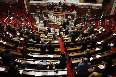 El Parlamento francés adopta una ley sobre la moralización de la política