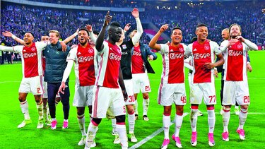 Ajax se hizo sentir como local