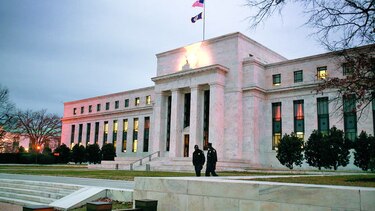 FED podría subir tasas tres veces más en 2017