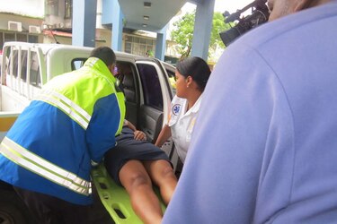 20 heridos deja vuelco en carretera de Colón
