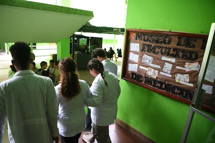 ¿Negocio de la medicina? Colegio Médico propone examen nacional para ingresar a la carrera