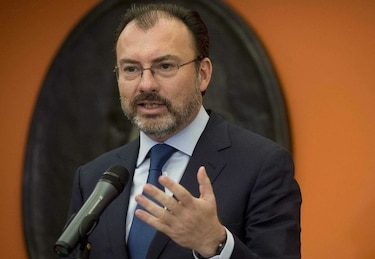 Canciller mexicano descarta candidatura presidencial