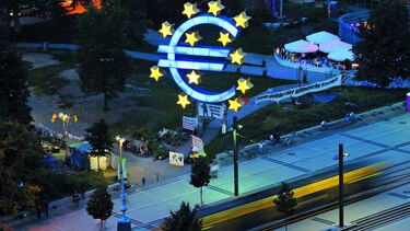 BCE confía en impacto de su política financiera