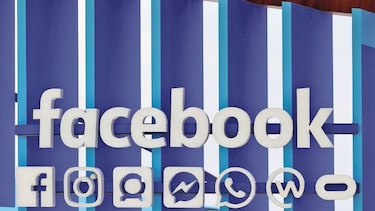 Investigación empuja a la baja acciones de Facebook