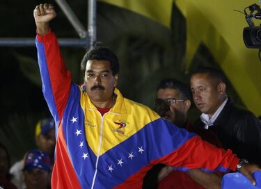 Estrecha victoria del heredero de Chávez aviva polarización en Venezuela