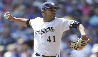 Guerra poncha a 11 y Milwaukee frena a los Cachorros