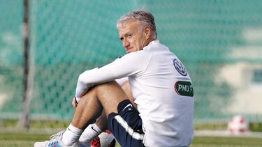 Deschamps pone cuidado a Mbappé