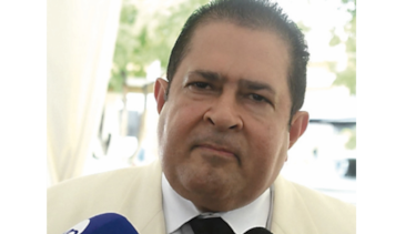 Diputado Miguel Fanovich culpa al MEF de no parar los 'camarones legislativos'