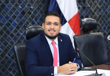 Vamos suspende a Neftalí Zamora y Manuel Samaniego y analiza expulsarlos