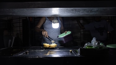 Venezuela sufre un apagón nacional por un supuesto ‘sabotaje eléctrico’