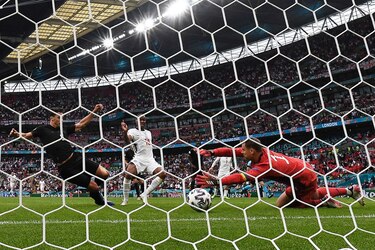Inglaterra despide a Alemania en Wembley y presenta su candidatura al título