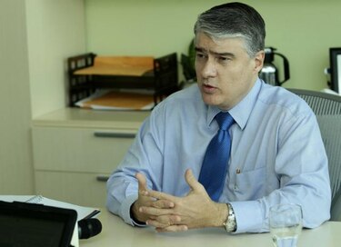 Designan por siete años a ministro De la Guardia como director de Tocumen S.A.